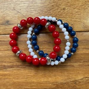 Elastic, beaded bracelet